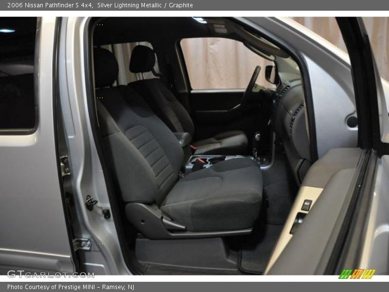 Silver Lightning Metallic / Graphite 2006 Nissan Pathfinder S 4x4