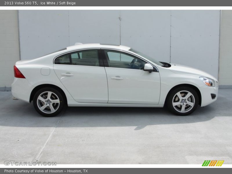 Ice White / Soft Beige 2013 Volvo S60 T5