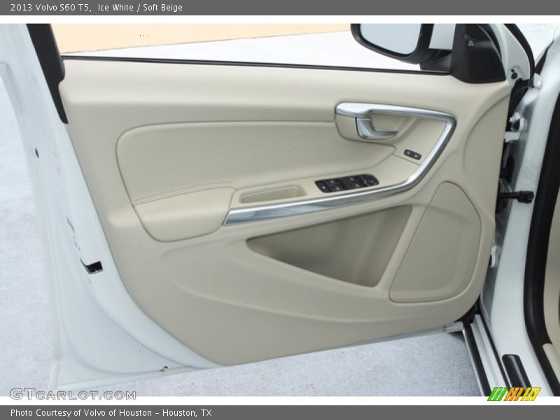 Ice White / Soft Beige 2013 Volvo S60 T5