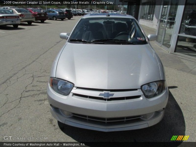 Ultra Silver Metallic / Graphite Gray 2005 Chevrolet Cavalier LS Sport Coupe