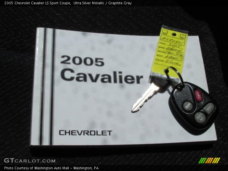 Ultra Silver Metallic / Graphite Gray 2005 Chevrolet Cavalier LS Sport Coupe
