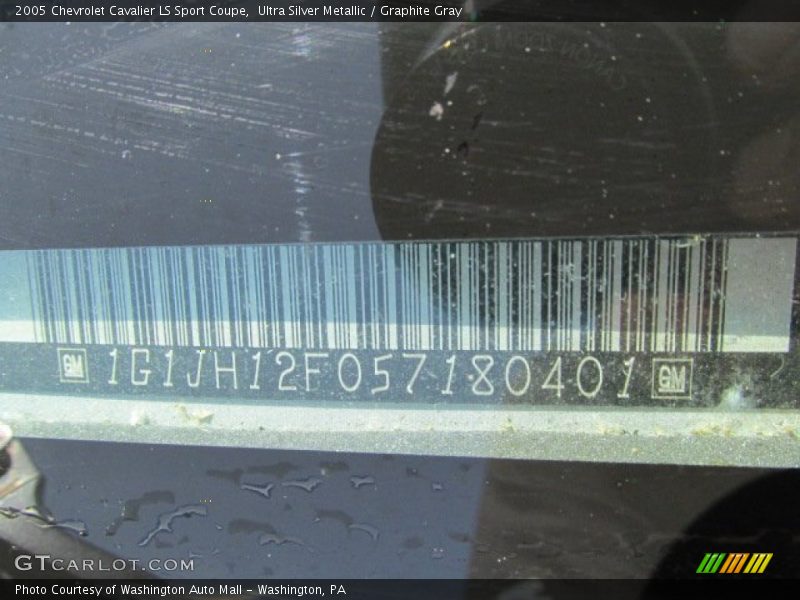Ultra Silver Metallic / Graphite Gray 2005 Chevrolet Cavalier LS Sport Coupe