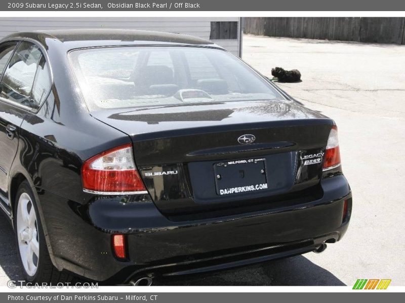 Obsidian Black Pearl / Off Black 2009 Subaru Legacy 2.5i Sedan