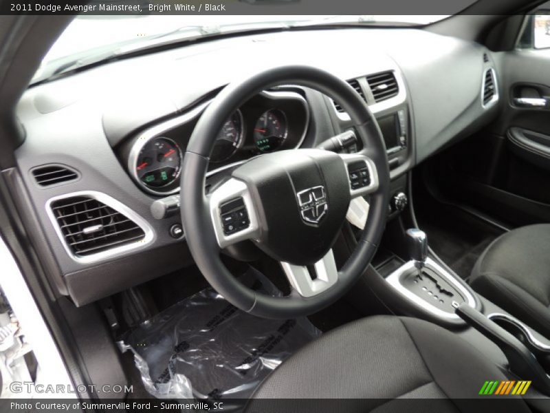 Bright White / Black 2011 Dodge Avenger Mainstreet