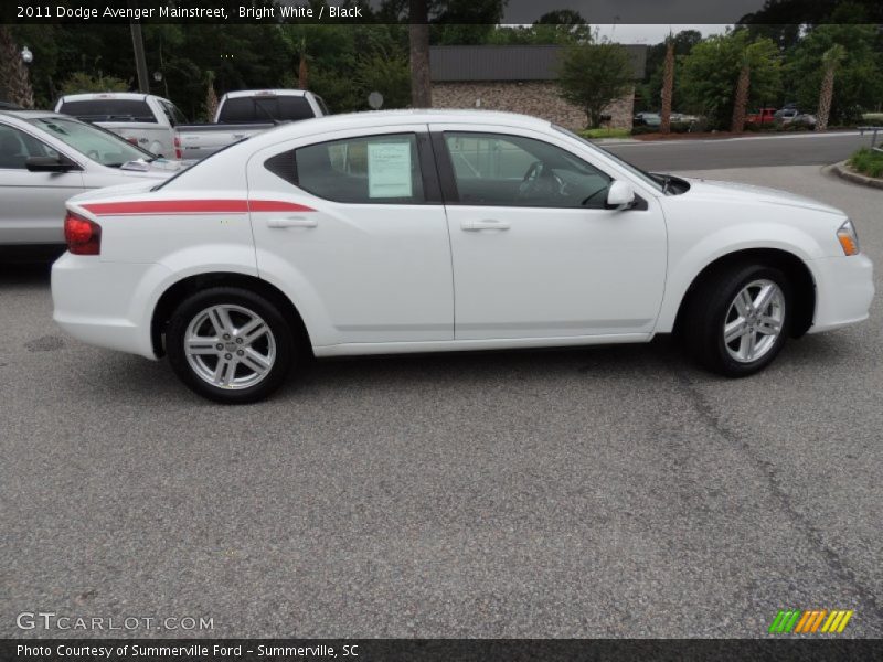 Bright White / Black 2011 Dodge Avenger Mainstreet