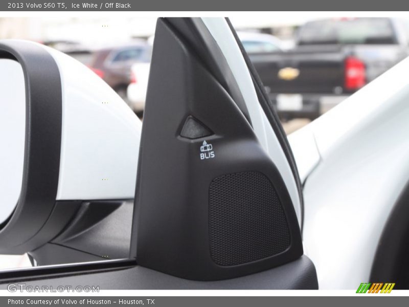 Ice White / Off Black 2013 Volvo S60 T5