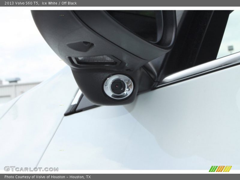 Ice White / Off Black 2013 Volvo S60 T5