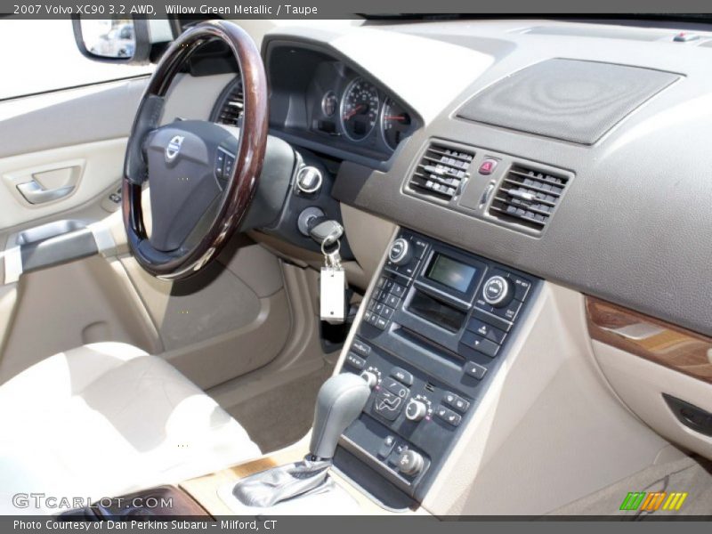 Willow Green Metallic / Taupe 2007 Volvo XC90 3.2 AWD