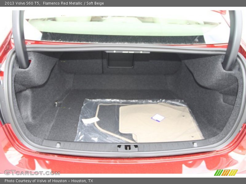 Flamenco Red Metallic / Soft Beige 2013 Volvo S60 T5