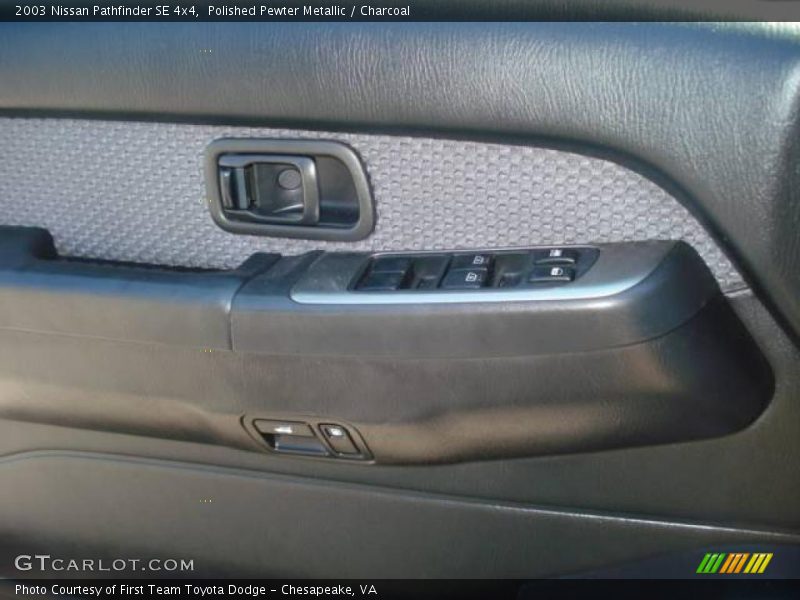 Polished Pewter Metallic / Charcoal 2003 Nissan Pathfinder SE 4x4