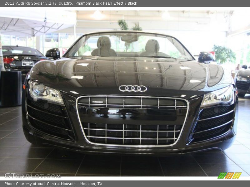  2012 R8 Spyder 5.2 FSI quattro Phantom Black Pearl Effect