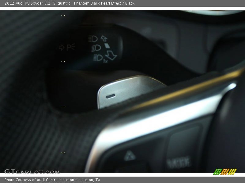Phantom Black Pearl Effect / Black 2012 Audi R8 Spyder 5.2 FSI quattro