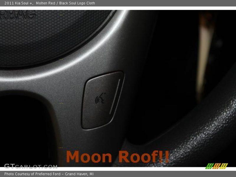Molten Red / Black Soul Logo Cloth 2011 Kia Soul +