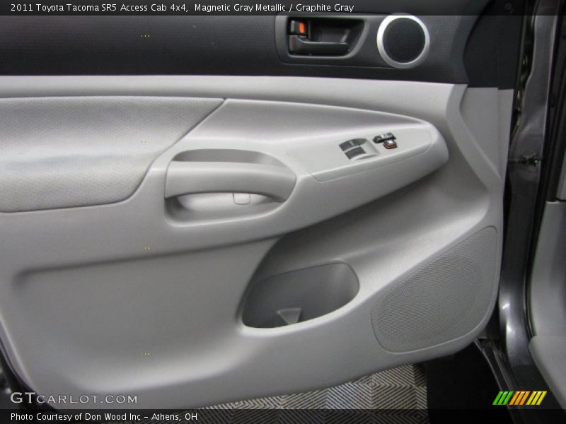 Magnetic Gray Metallic / Graphite Gray 2011 Toyota Tacoma SR5 Access Cab 4x4