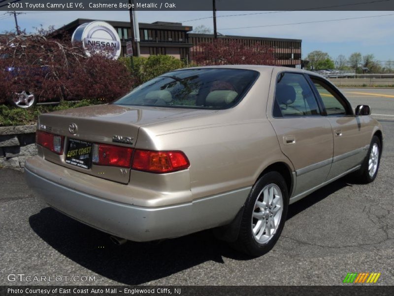 Cashmere Beige Metallic / Oak 2001 Toyota Camry LE V6