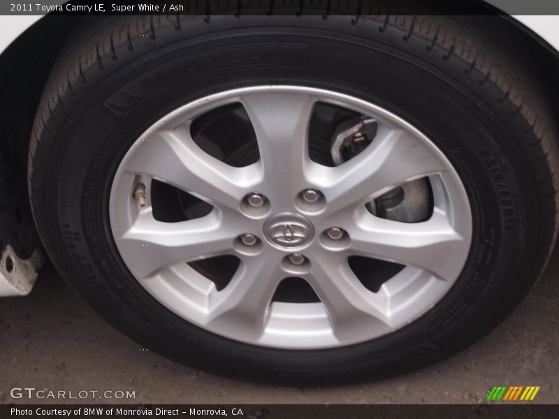 Super White / Ash 2011 Toyota Camry LE