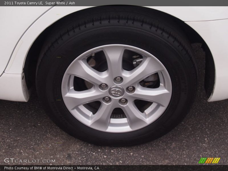 Super White / Ash 2011 Toyota Camry LE