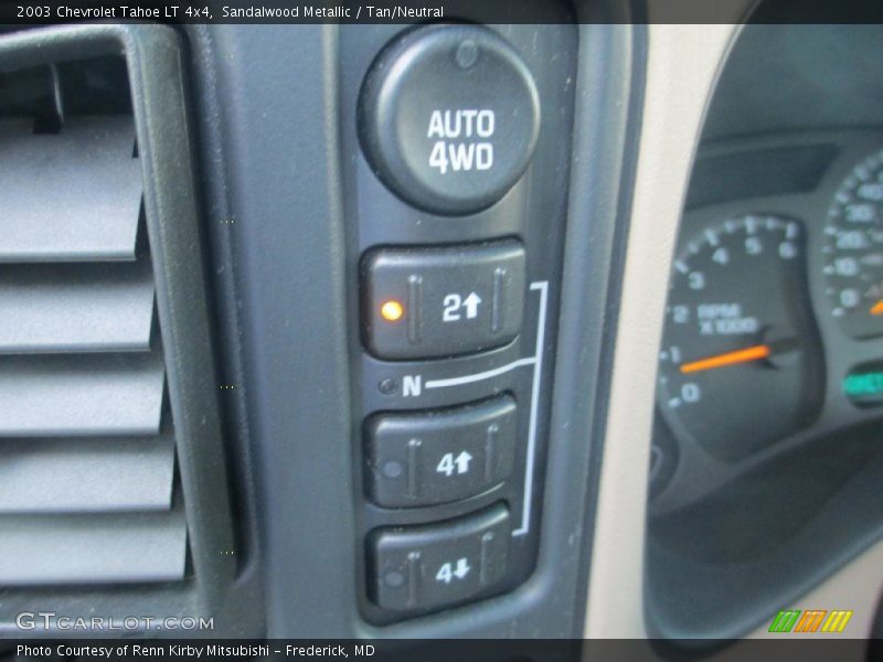 Sandalwood Metallic / Tan/Neutral 2003 Chevrolet Tahoe LT 4x4