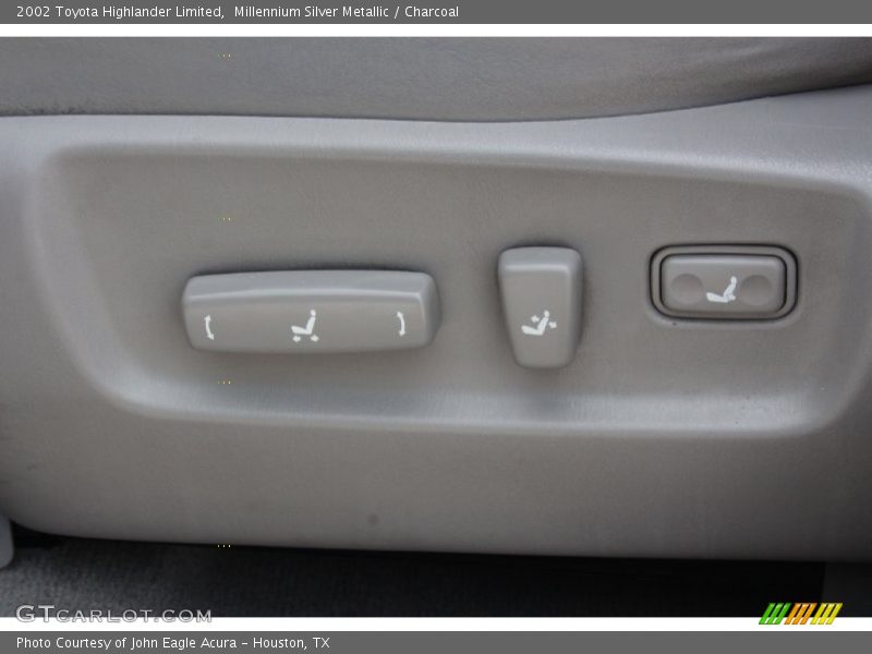 Millennium Silver Metallic / Charcoal 2002 Toyota Highlander Limited