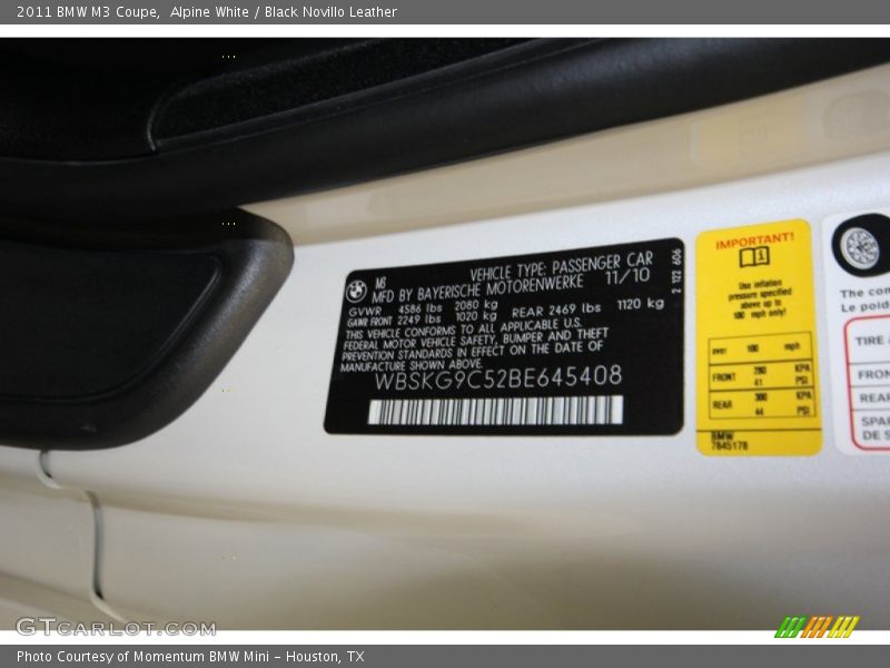 Alpine White / Black Novillo Leather 2011 BMW M3 Coupe