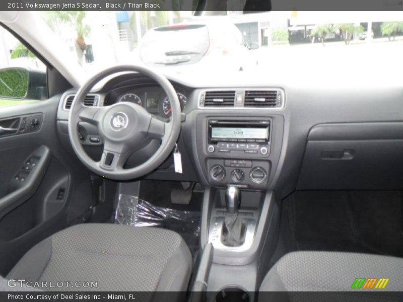 Black / Titan Black 2011 Volkswagen Jetta S Sedan