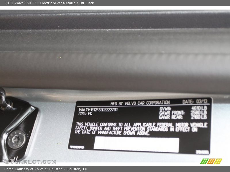 Electric Silver Metallic / Off Black 2013 Volvo S60 T5