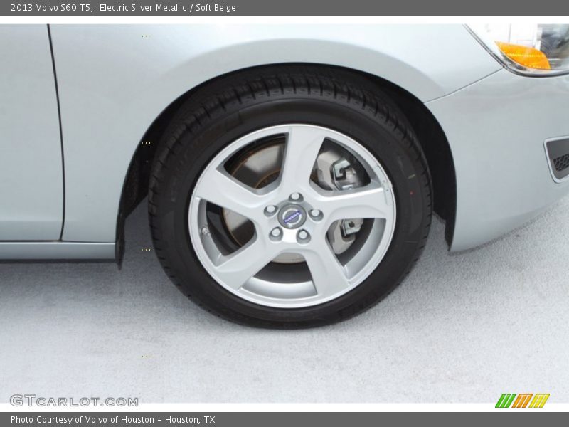 Electric Silver Metallic / Soft Beige 2013 Volvo S60 T5