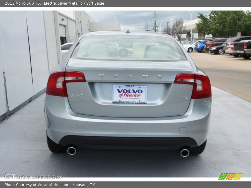 Electric Silver Metallic / Soft Beige 2013 Volvo S60 T5