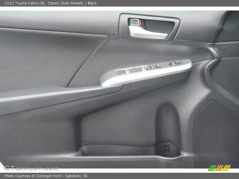 Classic Silver Metallic / Black 2012 Toyota Camry SE