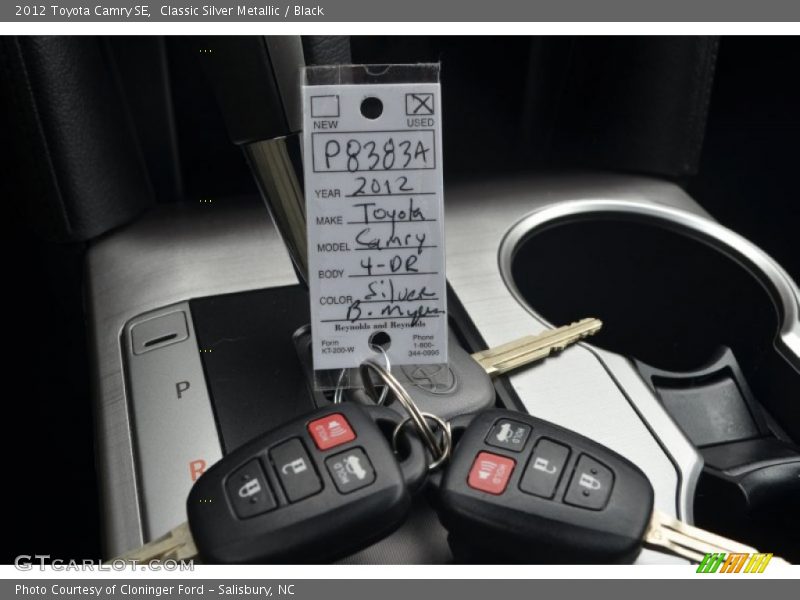 Classic Silver Metallic / Black 2012 Toyota Camry SE