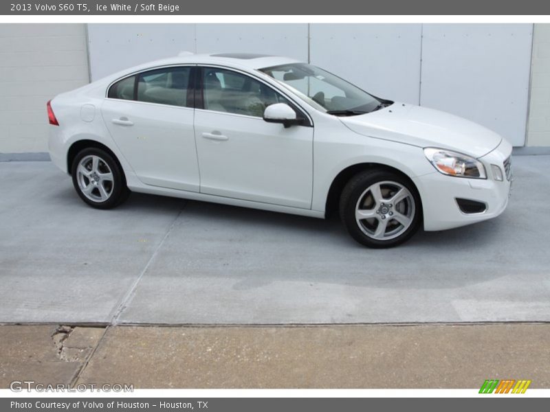 Ice White / Soft Beige 2013 Volvo S60 T5