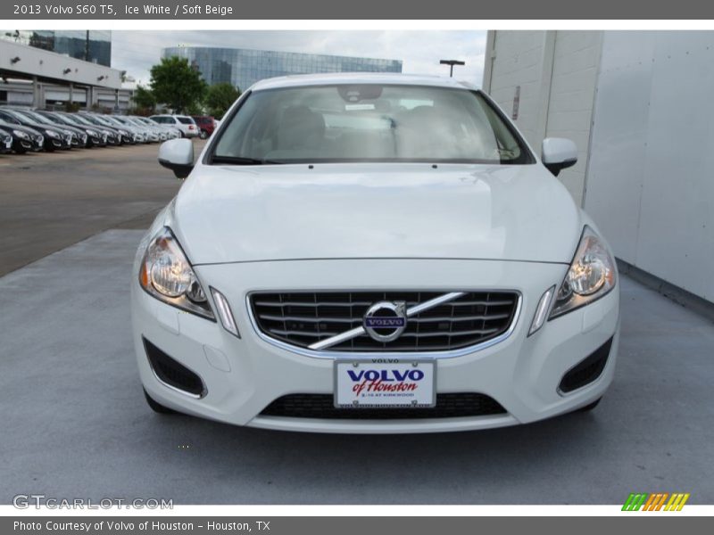 Ice White / Soft Beige 2013 Volvo S60 T5