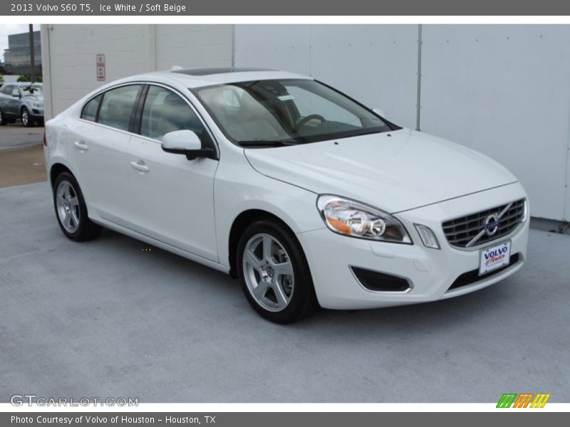 Ice White / Soft Beige 2013 Volvo S60 T5