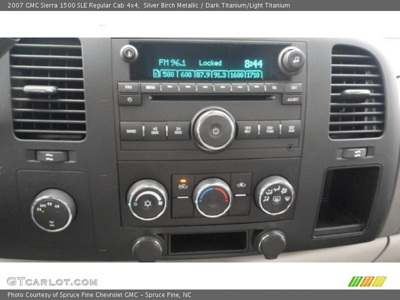 Controls of 2007 Sierra 1500 SLE Regular Cab 4x4
