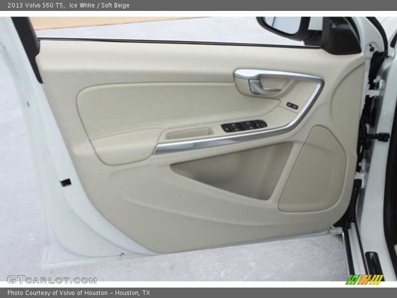 Ice White / Soft Beige 2013 Volvo S60 T5