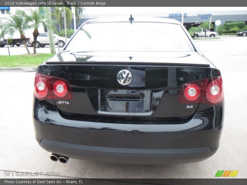 Black / Cornsilk Beige 2010 Volkswagen Jetta SE Sedan