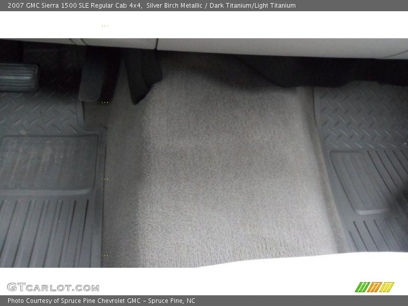 Silver Birch Metallic / Dark Titanium/Light Titanium 2007 GMC Sierra 1500 SLE Regular Cab 4x4
