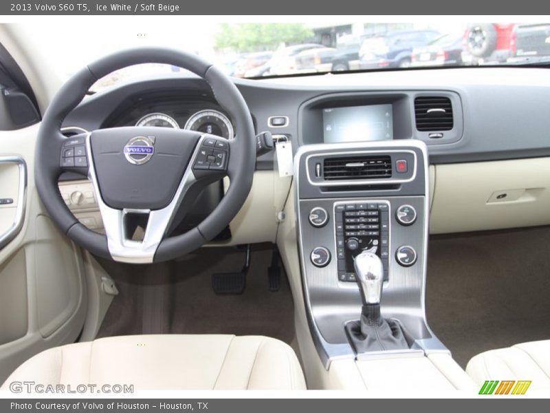 Ice White / Soft Beige 2013 Volvo S60 T5