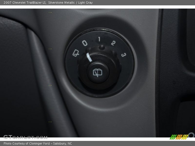 Silverstone Metallic / Light Gray 2007 Chevrolet TrailBlazer LS