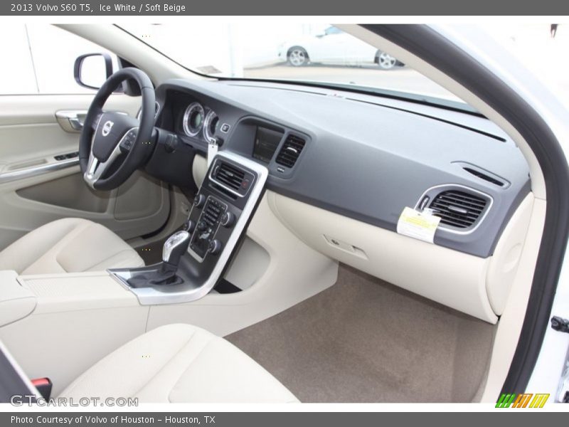 Ice White / Soft Beige 2013 Volvo S60 T5