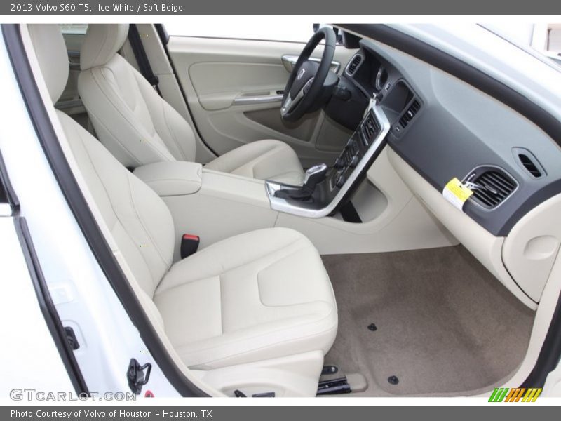 Ice White / Soft Beige 2013 Volvo S60 T5