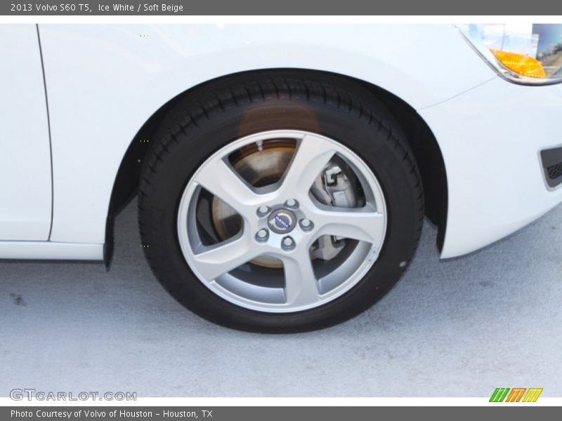 Ice White / Soft Beige 2013 Volvo S60 T5