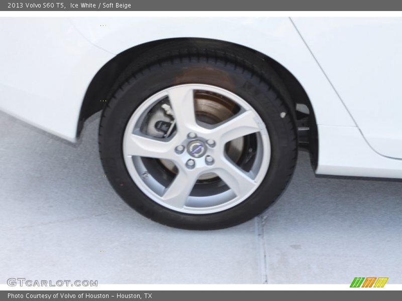 Ice White / Soft Beige 2013 Volvo S60 T5