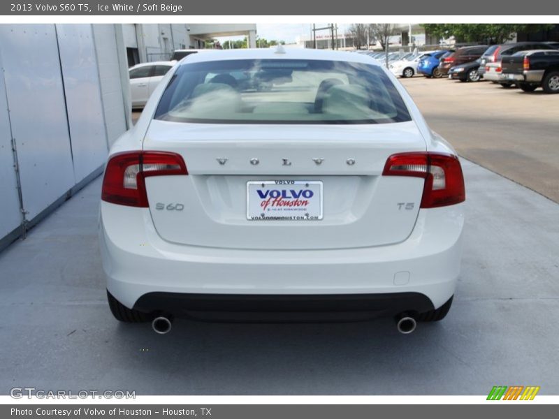 Ice White / Soft Beige 2013 Volvo S60 T5