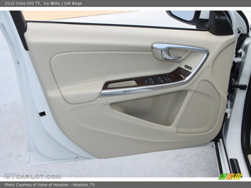 Ice White / Soft Beige 2013 Volvo S60 T5