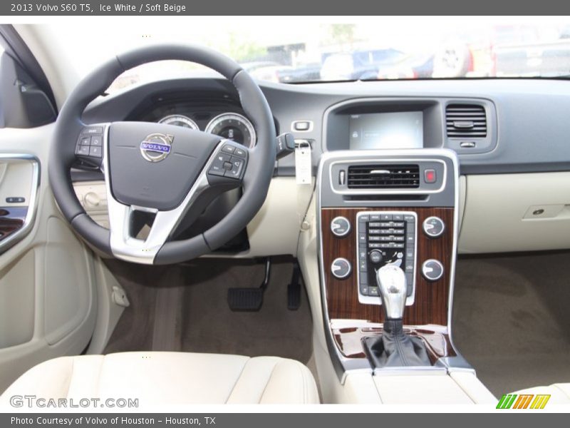 Ice White / Soft Beige 2013 Volvo S60 T5