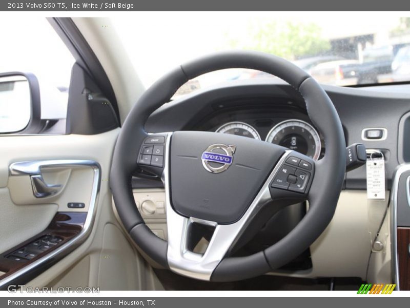Ice White / Soft Beige 2013 Volvo S60 T5