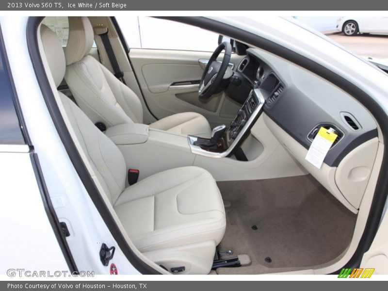 Ice White / Soft Beige 2013 Volvo S60 T5