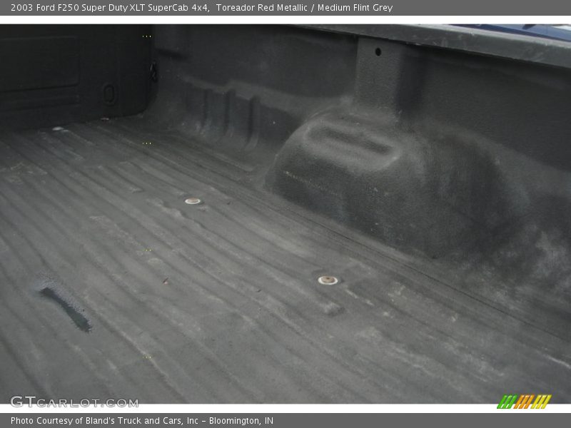 Toreador Red Metallic / Medium Flint Grey 2003 Ford F250 Super Duty XLT SuperCab 4x4