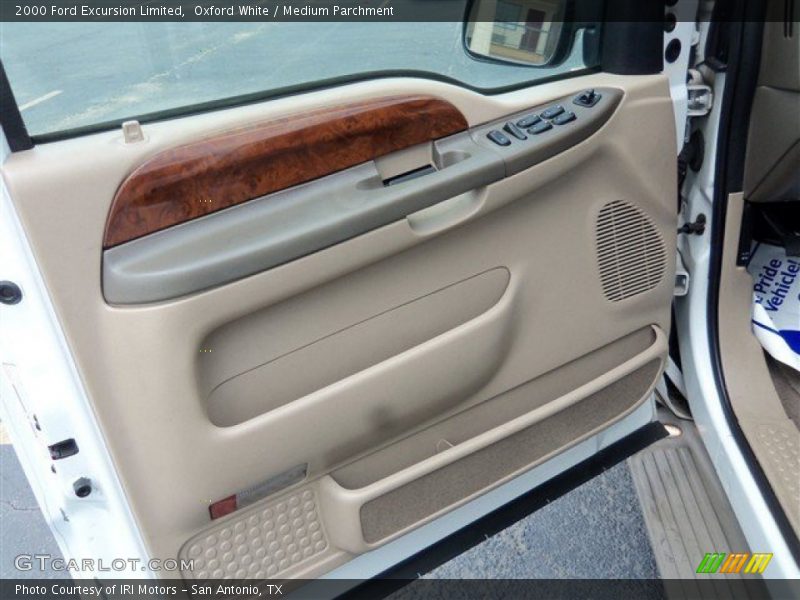 Oxford White / Medium Parchment 2000 Ford Excursion Limited